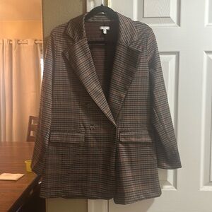 Maurice’s oversized large blazer in brown/tan/ orange pattern.